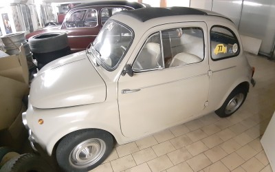 Nuova Fiat 500D 1960 apertura controvento Beige